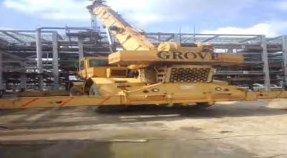 Heavy lift crane on an IPETS installation site